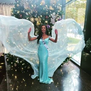 💚SOLD💚 Sherri Hill Liquid Beaded Couture